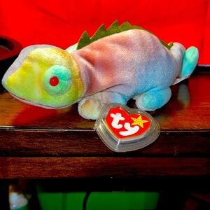 MNWMT Ty Beanie Babies Iggy the Iguana.  PVC Pellets.
